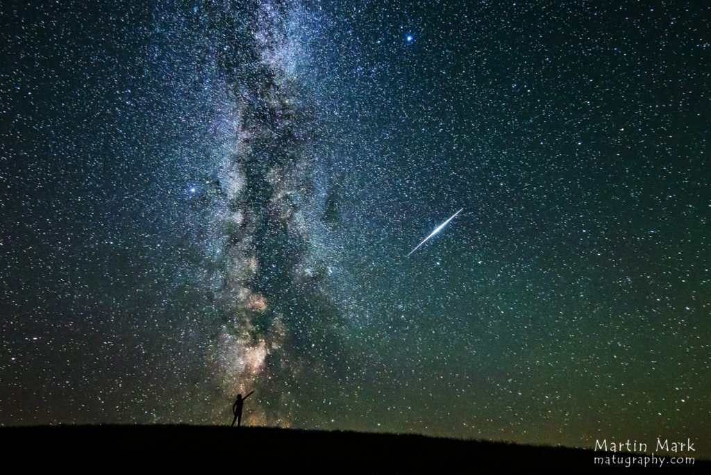 NASA astronoomia päevafoto: Sähvatus ja galaktika