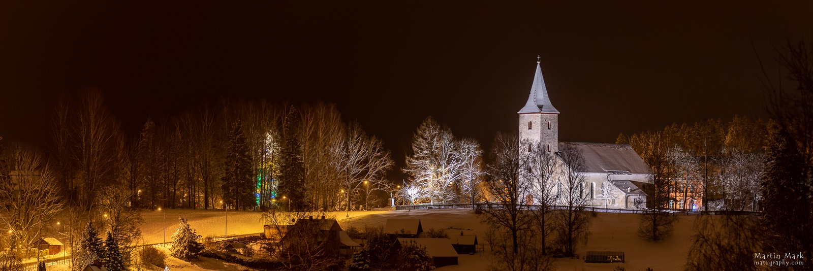 Rõuge kirik ja jõulupuu